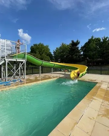 Campsite Le Convivial Foncene