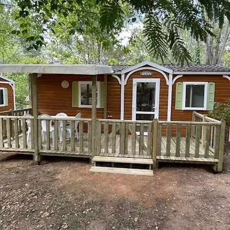 Le Convivial キャンプ場 *