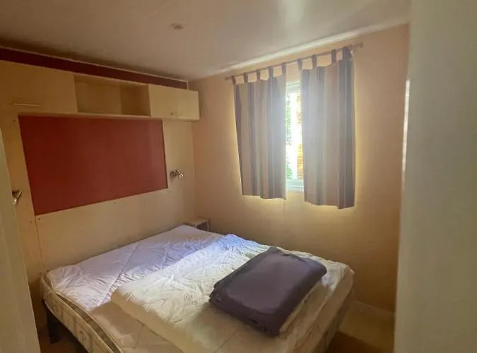 Le Convivial مكان تخييم Foncène