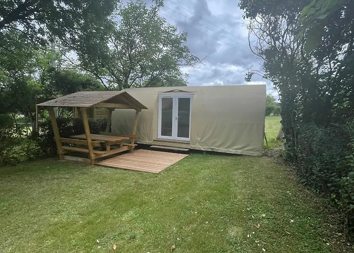 Le Convivial مكان تخييم Foncène